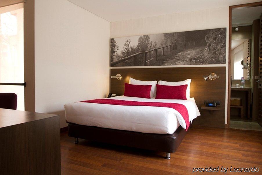 84 Dc Bogota Hotel Szoba fotó